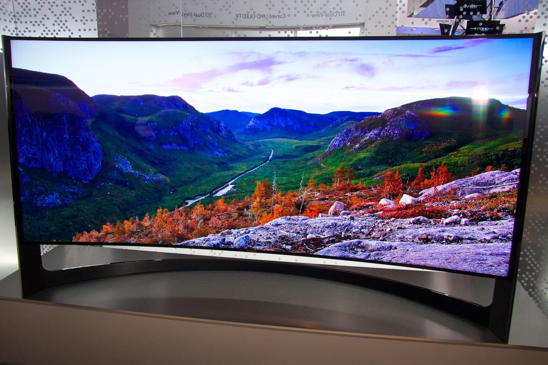 Надо купить телевизор. Телевизор Samsung 8k комплектация. Телевизор самсунг 2023.